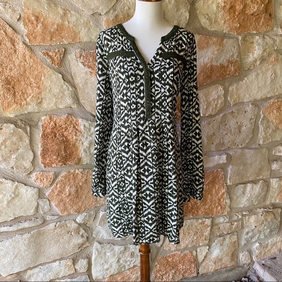 Altar'd State Dresses & Skirts - Green and White Altar’d State Tunic Dress